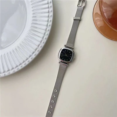 Small square W-black