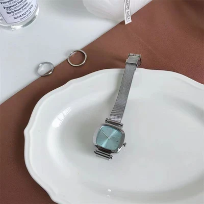 Small square W-blue