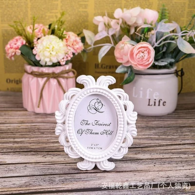 4 # White, can be hung (can hold photos)