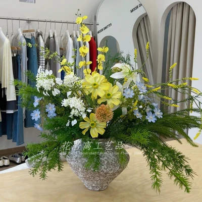 Forest-style floral materials [16 pieces] do not include a vase
