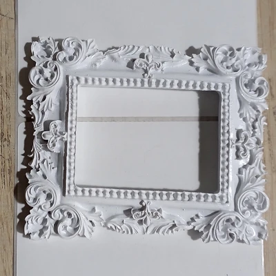 D type white mini photo frame