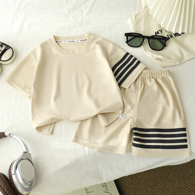 Four stripes khaki