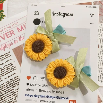 Sunflower hairpin with leaves