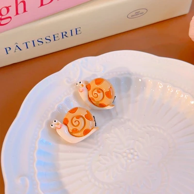 2 snails