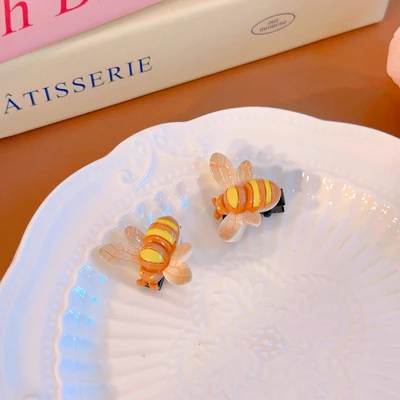 2 bees