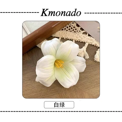 White and green tulip hairpin